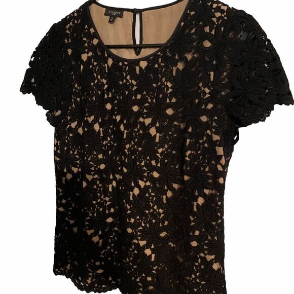 Talbots Black scalloped Lace Top lined size 8P - Picture 1 of 6